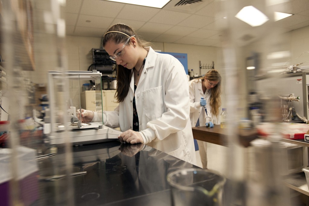 Rebecca Miller '16 works with biofuel samples.