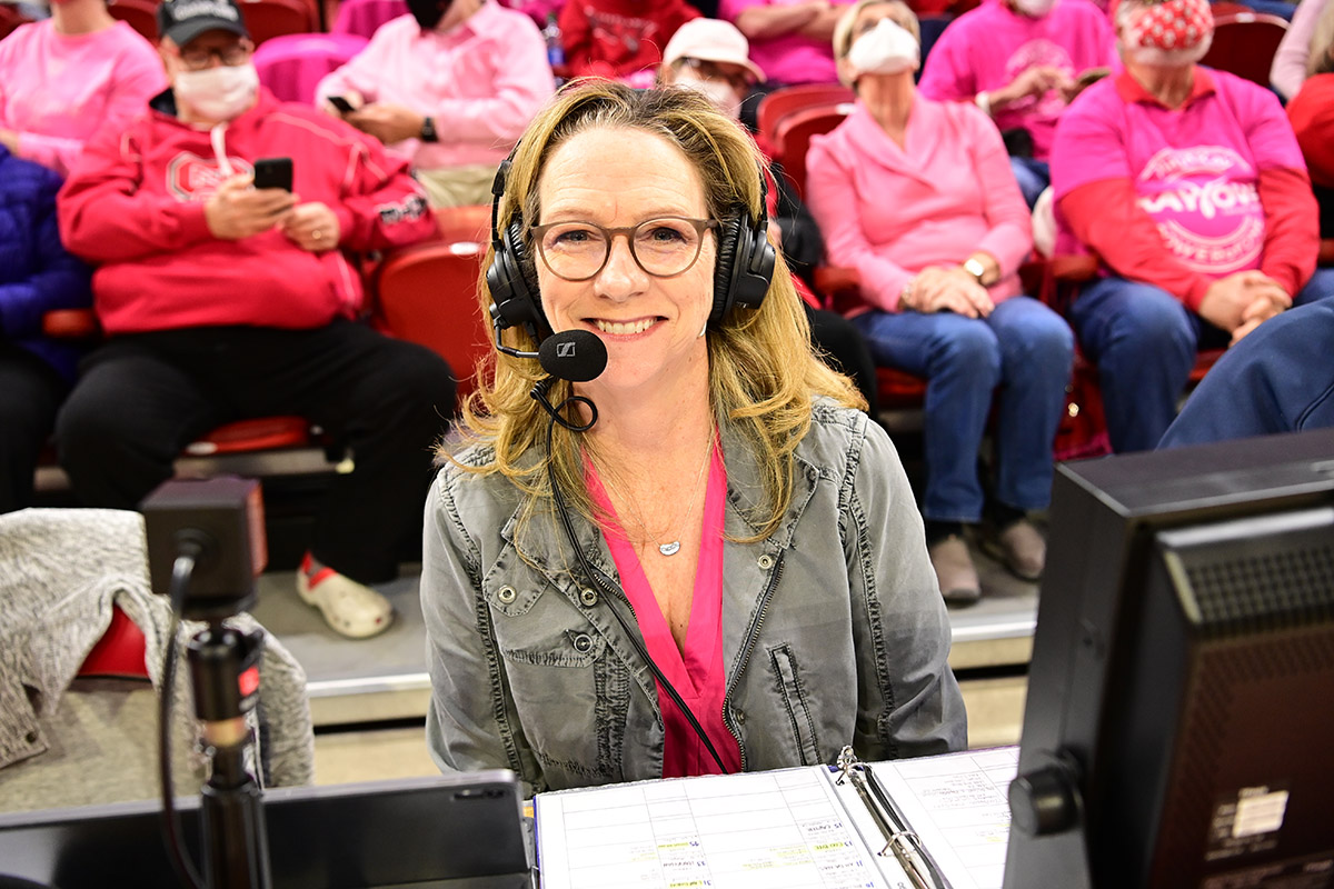 NFL's first all-female broadcast team on 'Thursday Night Football' at the  Coliseum - Los Angeles Coliseum