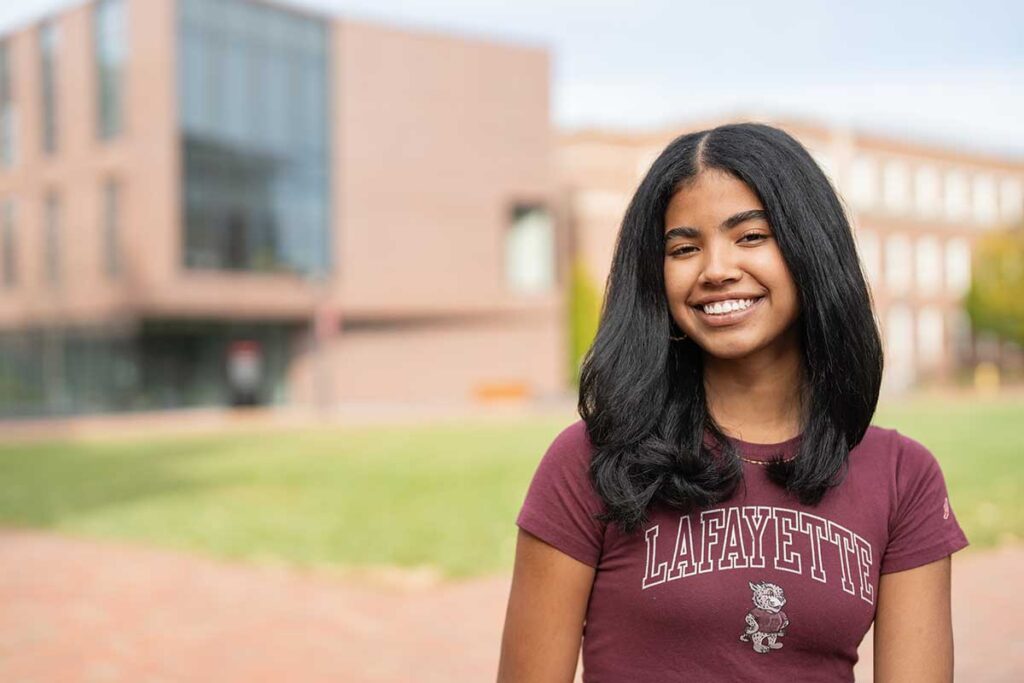 Headshot of Lafayette College student and Class of 2027 member Mia Gomez