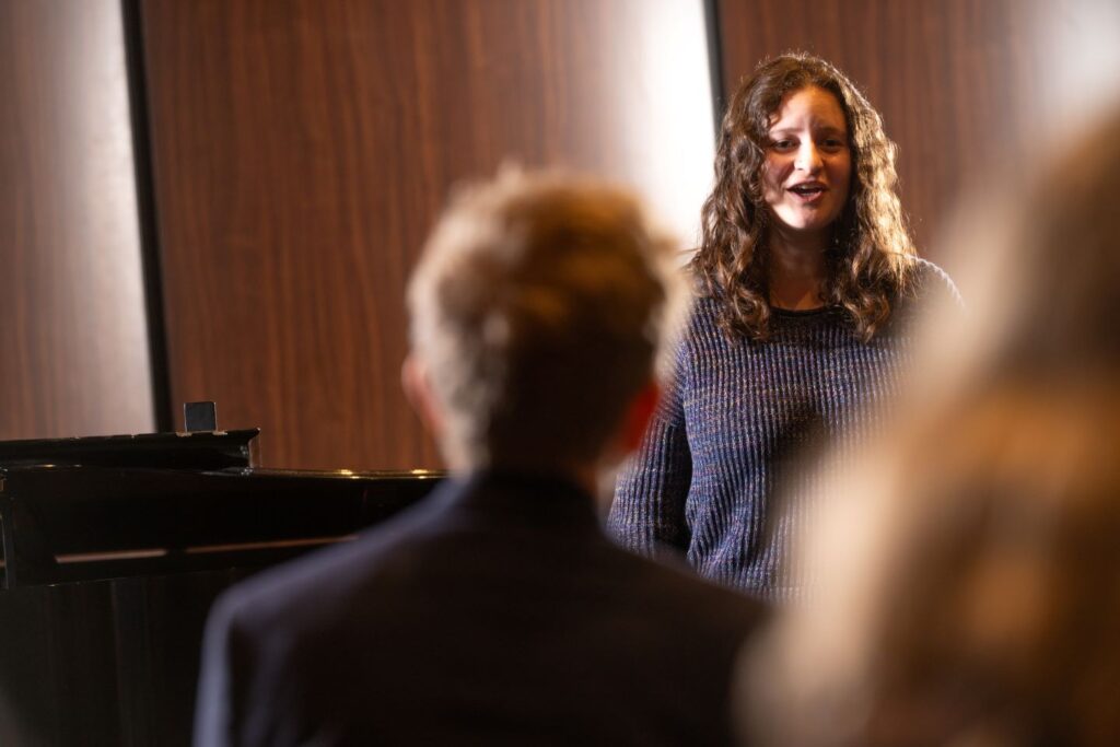 Soprano Kailey Krausz ’24 sings a piece by Clara Schumann during an April master class led by Joshua Rifkin and Frank Kelley. 