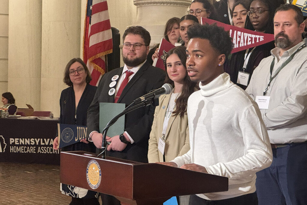 Dashawn Sheffield '27 habla en la capital