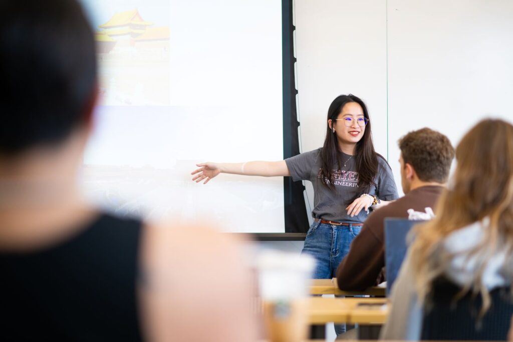 Prof. Diana Sun teaches Systems I 