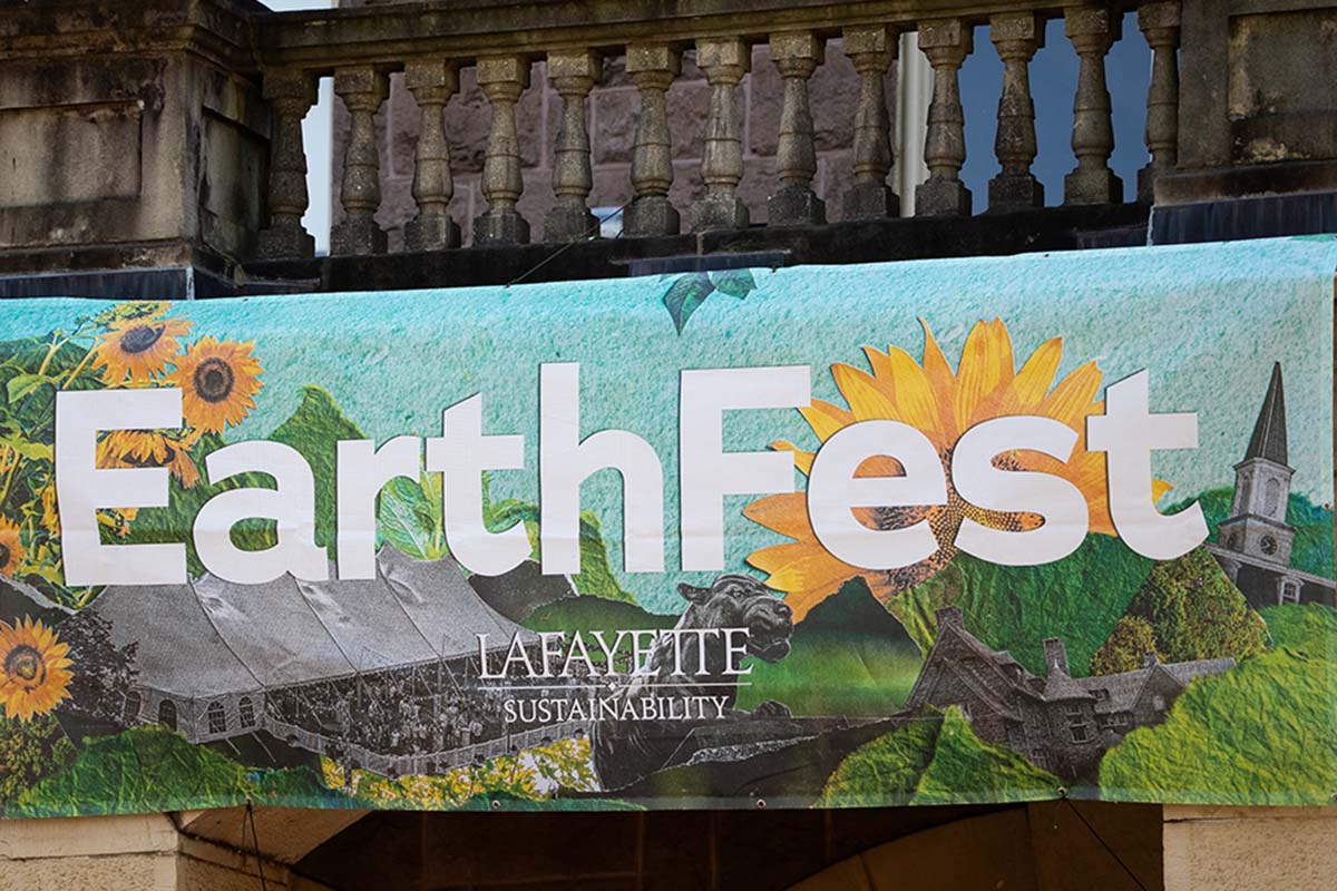 A sign that says EarthFest