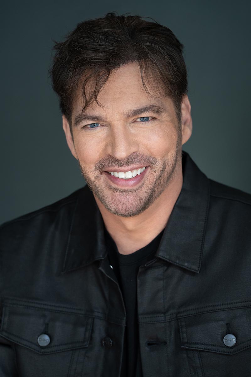 Headshot of Harry Connick, Jr.