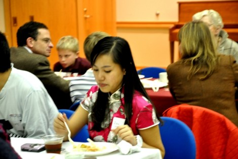 international-students-thanksgiving-dinner0204.jpg