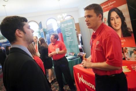 Michael Bohr '05 of Johnson & Johnson speaks with a student.