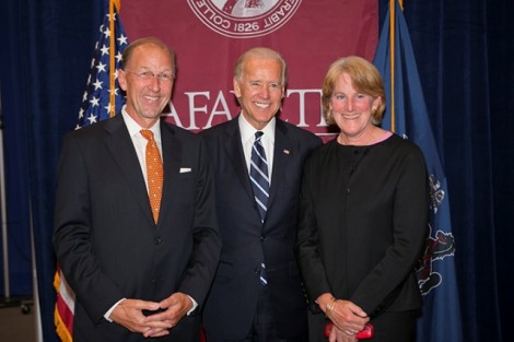 Vice President Joe Biden with Trustee Nancy Kuenstner '75 and her husband, Hugo Verdegaal, left