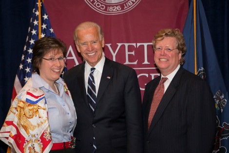 Vice President Joe Biden with Trustee Martha Heinze '86 and her husband, Paul Hansen, right