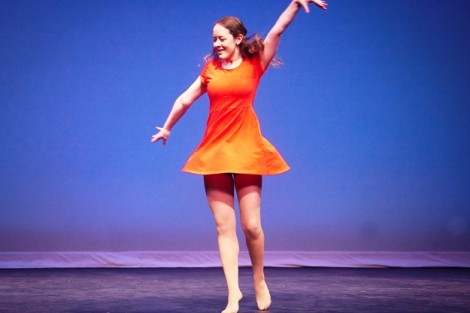Carly Trachtman ’16 performs a dance.
