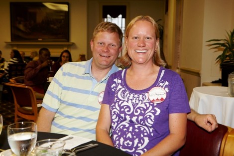 Chris Hagenbuch ’97 and Laura Hoxie Hagenbuch ’98 enjoy themselves during the Alumni Association dinner in Marquis Hall.