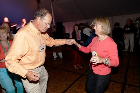 John ’63 and Marilyn Cooper enjoy themselves during the All-Alumni Social.
