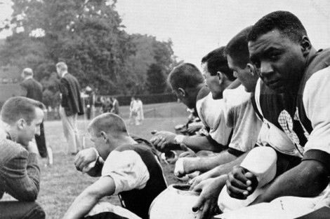Players on the sideline in 1960