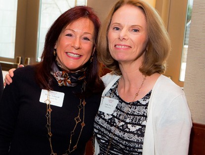 Renae Schneck Tesauro '82 (left) received the Gagnon Award, presented by Linda Arra '74, director of career services.