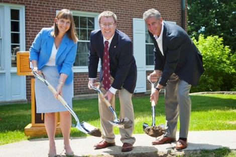 President Alison Byerly, Mike De Lisi ’03, and J.B. Reilly ’83 take the ceremonial shovelful of dirt.