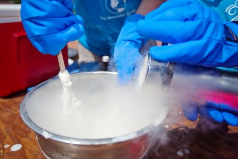 Ice cream frozen with liquid nitrogen