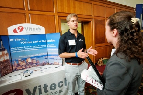 Perry Schiff ’13 discusses opportunities at Vitech with students.