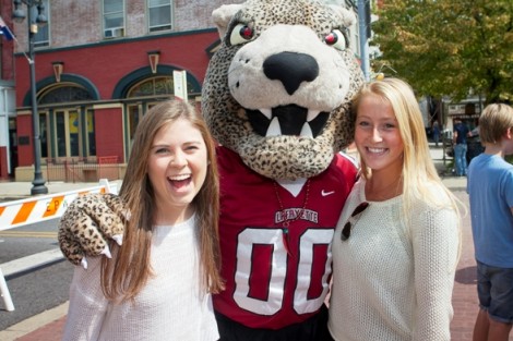 Devin Lawler ’17 and Carly Loveman ’17 hang out with the Leopard.