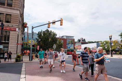 Students in the Class of 2022 take a tour of downtown Easton guided by their orientation leaders.