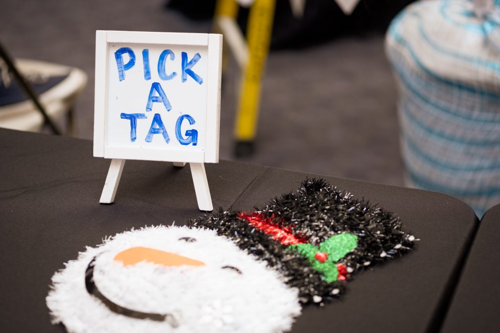 A sign that says "Pick a tag."