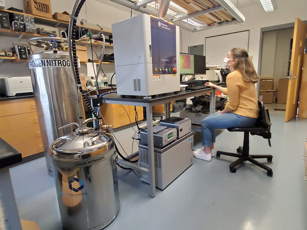 Sadie Wolfarth '22 uses the new X-Ray Diffractometer in Hugel Science Center