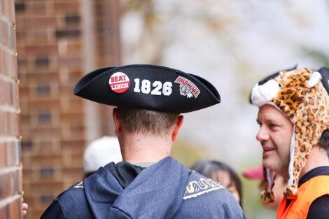 A colonial hat reads 1826.