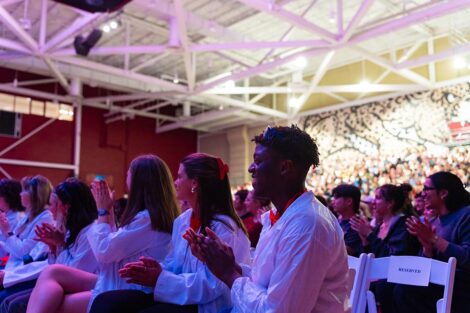 Students clap for Bill Nye
