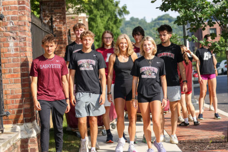 Students make their way across campus on Move-in day.